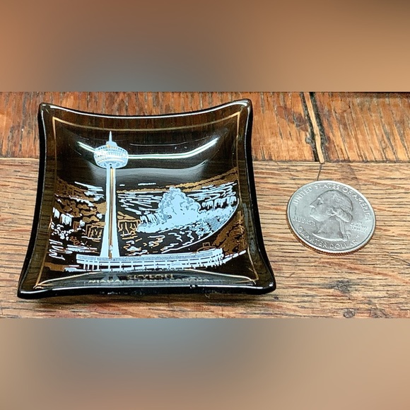 Vintage Brown Blown Glass Skylon Tower Niagara Falls Canada Trinket Coin Dish - Picture 4 of 16